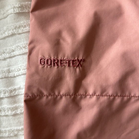 Aigle trench coat. - Picture 9 of 9